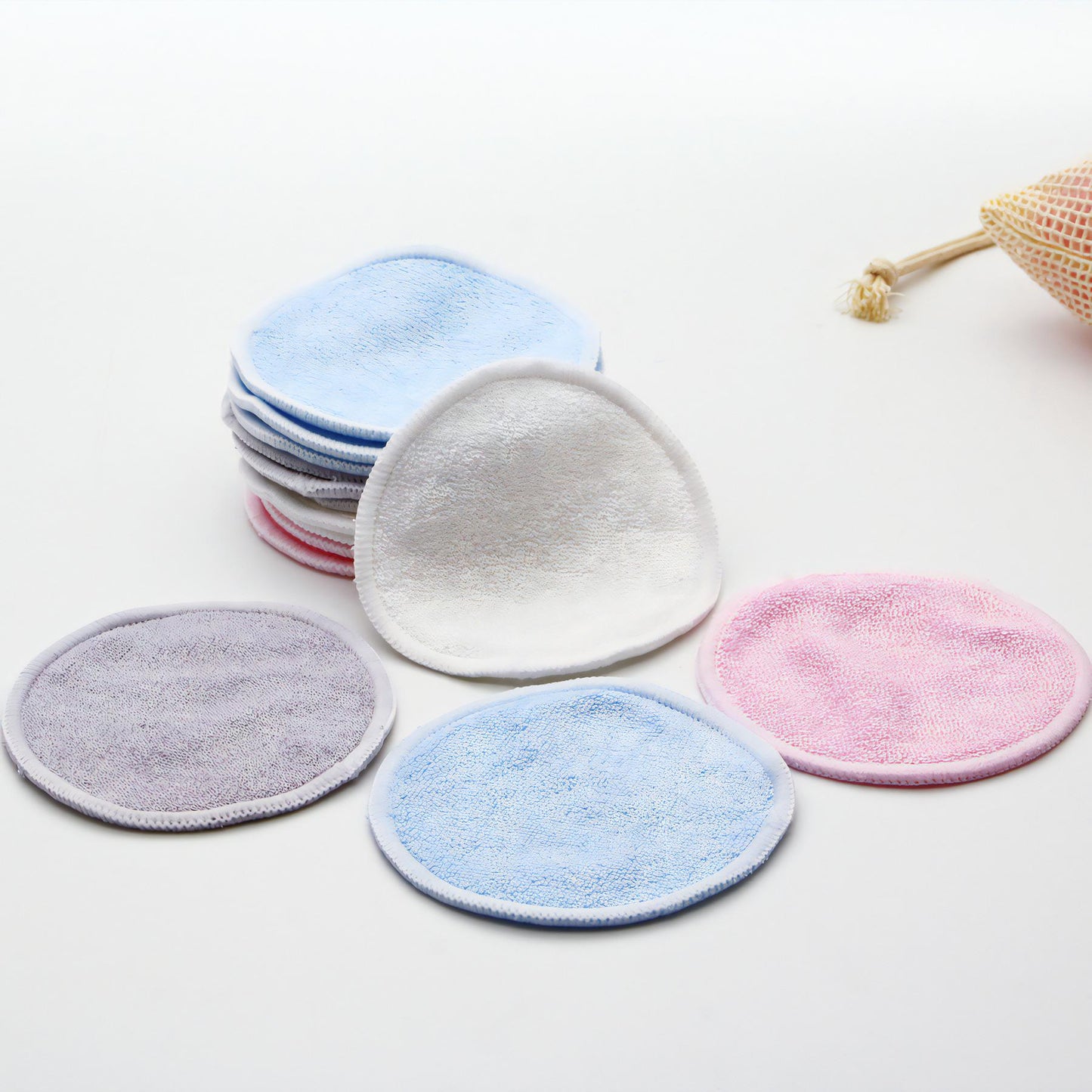 Notre set de tampons démaquillants réutilisables en bambou et coton
